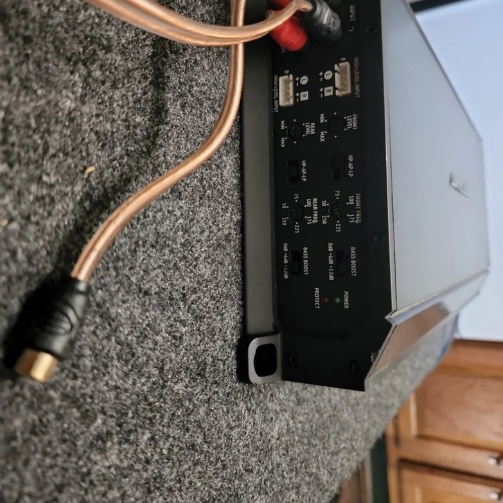 Car amplifier - Picture 2 of 3